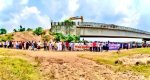 ৭ বছরেও শেষ হয়নি যাদুকাটা নদীতে সেতুর কাজ, অসমাপ্ত কাজ শেষ করার দাবীতে মানববন্ধন