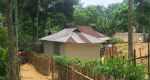 হারিয়ে যাচ্ছে গ্রাম বাংলার ঐতিহ্যবাহী মাটির ঘর 