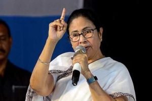 বাংলায় কথা বললেই বাংলাদেশে পাঠিয়ে দেওয়া হচ্ছে: মমতা 