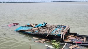 মধ্যনগরে নৌকাডুবিতে বৃদ্ধার মৃত্যু
