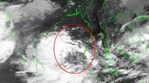 ঘূর্ণিঝড়ের আশঙ্কা: আঘাত হানবে কোথায়?