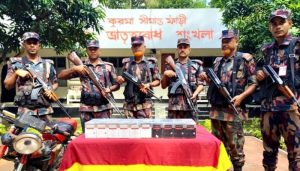 কুরমা সীমান্তে ভারতীয় সিগারেট ও মোটরসাইকেল জব্দ