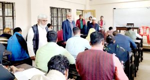 এলএলবি পরীক্ষার হল পরিদর্শনে শাবি প্রো-ভিসি