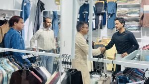 নগরীর ব্যবসা প্রতিষ্ঠানে খন্দকার মুক্তাদিরের গণসংযাগ