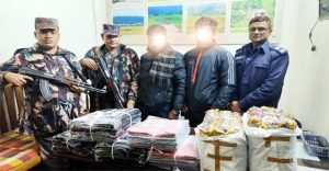 জৈন্তাপুরে যৌথ অভিযানে ভারতীয় শাড়িসহ আটক ২