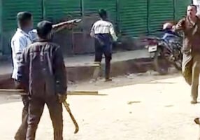 আখালিয়ায় মার্কেট দখলে নিতে বিএনপি নেতাকর্মীদের হামলা