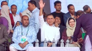 খোদ প্রার্থীদের পরিচয় করিয়ে দিতে ভূলে গেলেন তারেক রহমান