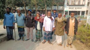 বৃদ্ধ ও প্রতিবন্ধী ভোটারের উপস্থিতি