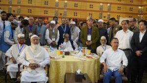 সৌহার্দ্য-সম্প্রীতির আবহে জামায়াতের ইফতার : এক কাতারে প্রধানমন্ত্রী ও বিরোধী দলীয় নেতা