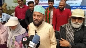 এম এ মালিকের খাদ্য-সামগ্রী বিতরণ 