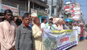 সুনামগঞ্জে ফসল রক্ষা বাঁধের কাজে অনিয়মে মানববন্ধন