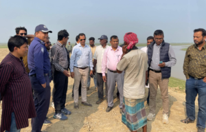 সুনামগঞ্জে ফসল রক্ষা বাঁধ নির্মাণ কাজ পরিদর্শনে এমপি কামরুল