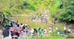 মাধবকুণ্ড জলপ্রপাতে উপচেপড়া পর্যটক