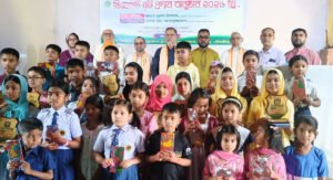 কমলগঞ্জে মুসলিম মণিপুরি শিক্ষার্থীদের নগদ অর্থ প্রদান