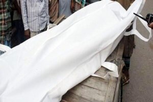মাদ্রাসার বারান্দায় অজ্ঞাত বৃদ্ধের লাশ