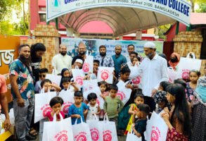 সিলেটে হ্যাল্পিং হ্যান্ডস‘র ঈদ উপহার বিতরণ