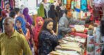 শপিং মলে ভিড় বাড়ছে ক্রেতাদের