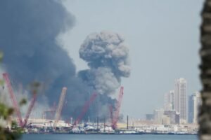 পাল্টাপাল্টি হামলা চলছেই : ইরানে ১,২৩০ জন নিহত