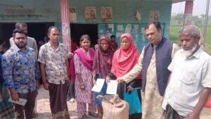 পাথারিয়ায় ভিজিডি’র চাল বিতরণ