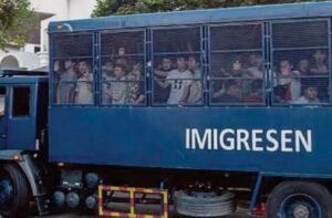 মালয়েশিয়ায় বাংলাদেশিসহ ৩৫ অভিবাসী আটক