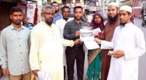 গণভোটের রায় বাস্তবায়ন দাবিতে জাগপার লিফলেট বিতরণ