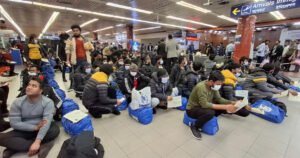 লিবিয়া থেকে দেশে ফিরেছেন ১৭৫ বাংলাদেশি