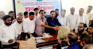 জগন্নাথপুরে বিনামূল্যে সার বীজ বিতরণ