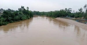 মৌলভীবাজারে কমছে পানি, সুনামগঞ্জে বাড়ছে