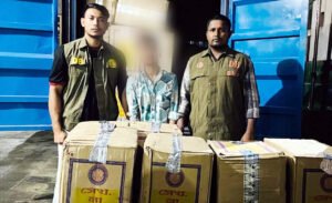 কুশিঘাটে বিপুল ভারতীয় নাসির বিড়িসহ আটক ১