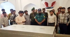 শাহজালাল মাজারে প্রশাসনের দানবাক্স : নিরাপত্তায় আনসার