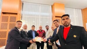 জেনেভায় প্রবাসী কল্যাণ মন্ত্রীর কাছে ফ্রান্স বিএনপির স্মারকলিপি 