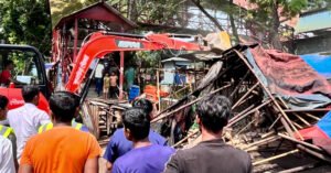 কুলাউড়ায় গুঁড়িয়ে দেওয়া হলো ১২ অবৈধ দোকান