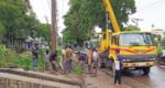 বড়লেখায় ট্রাকের ধাক্কায় খুঁটি ভেঙ্গে বিদ্যুৎ বিপর্যয়
