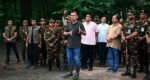 বিস্তীর্ণ জঙ্গলে সেনাবাহিনীর মহড়ায় প্রধানমন্ত্রী 