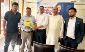 প্যারিসে সাংবাদিকদের সঙ্গে ‘আমার সিলেট’ সম্পাদকের মতবিনিময়
