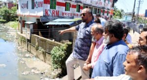 সিসিক প্রশাসকের মদীনা মার্কেট এলাকা পরিদর্শন