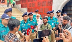এসএমপি কমিশনারের এয়ারপোর্ট ও দুই মাজারে নিরাপত্তা পরিদর্শন