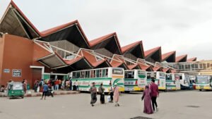 বাস-ভাড়া বৃদ্ধি নিয়ে যাত্রী-হেল্পার বাকবিতণ্ডা