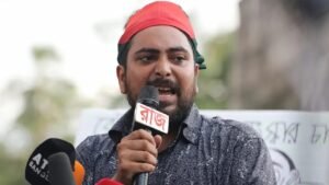 স্বরাষ্ট্রমন্ত্রীকে দায়িত্বে রেখে আইনশৃঙ্খলা ঠিক করা সম্ভব নয়: নাহিদ