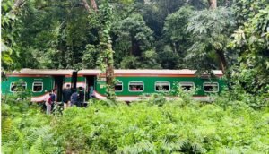 লাউয়াছড়ায় বগির হুক ছিঁড়ে  ৪ ঘণ্টা আটকা পাহাড়িকা