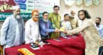 ড. মুমিনুল হক অ্যাওয়ার্ড পেলেন কবি আবদুল হাই
