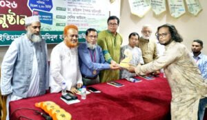 ড. মুমিনুল হক অ্যাওয়ার্ড পেলেন কবি আবদুল হাই