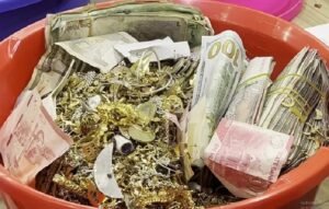 পাগলা মসজিদের দানবাক্সে ১২ কেজি সোনা 