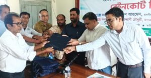 বড়লেখা ও জুড়ীর এক হাজার নারী চা শ্রমিককে প্রধানমন্ত্রীর উপহার বিতরণ