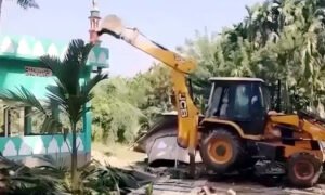 ভারতে ১১০০ মুসলিম পরিবার উচ্ছেদ, ১০ মসজিদ ধ্বংস