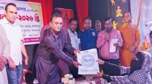 কমলগঞ্জে দুর্গোৎসবে দরিদ্রদের বস্ত্র বিতরণ