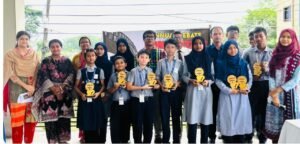 ব্রিজ একাডেমিতে বিতর্ক প্রতিযোগিতা অনুষ্ঠিত