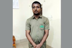 ট্রেনের টিকিট কালোবাজারে ফেঞ্চুগঞ্জে ব্ল্যাকারের দণ্ড