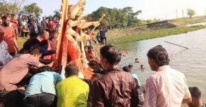 শান্তিগঞ্জে প্রতিমা বিসর্জনে শেষ দুর্গোৎসব