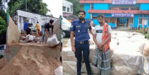 বালুভর্তি ট্রাকে ১ কোটি ৩০ লাখ টাকার ভারতীয় শাড়ি